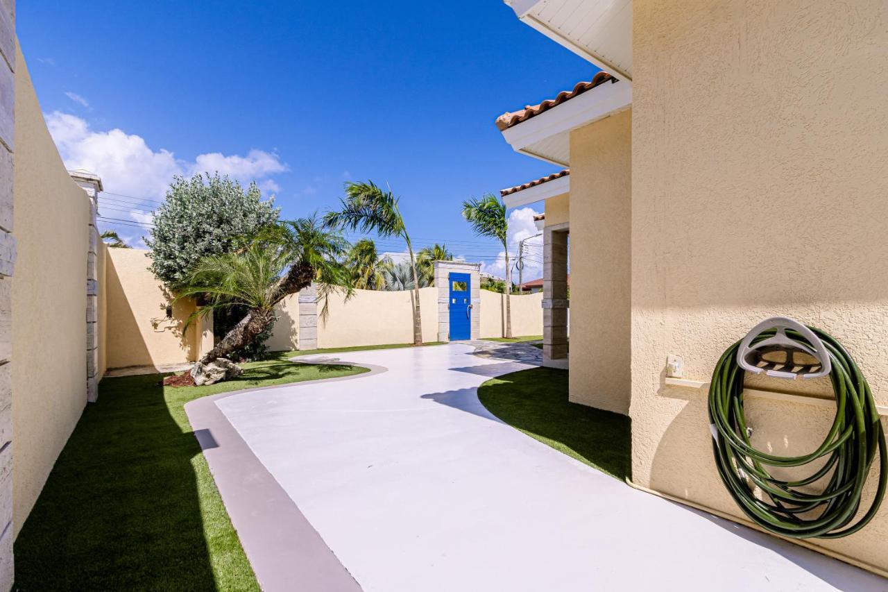 Ruby 15 Villa Palm Beach Exterior foto